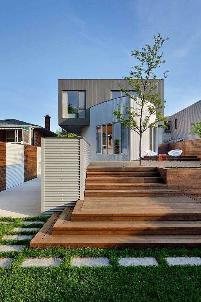 Thermory_Gallery_Decking_Ash_Lawrence-Manor-House_3