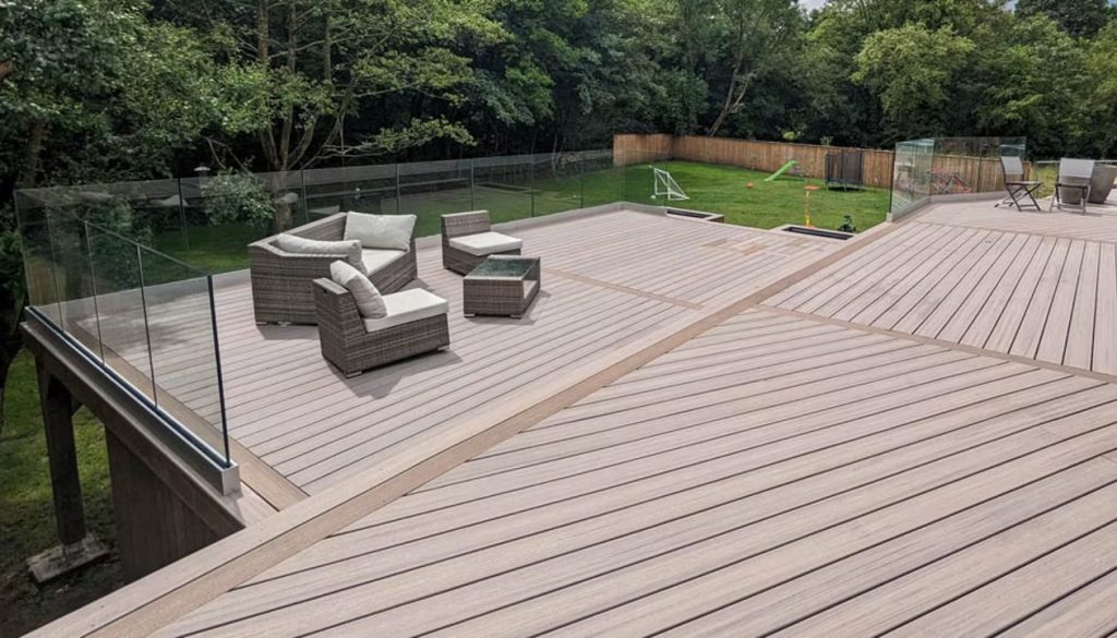 enh-jr-tolley-002-rh-ts-uk-deck-multilevel_Large