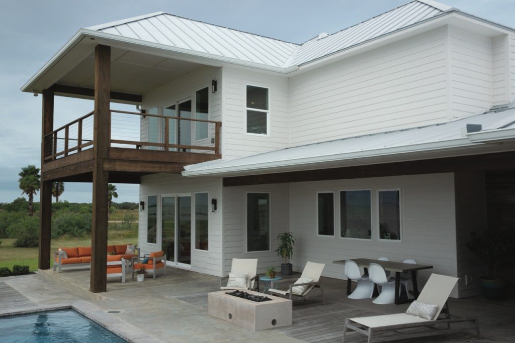 imgi_9_pool-house
