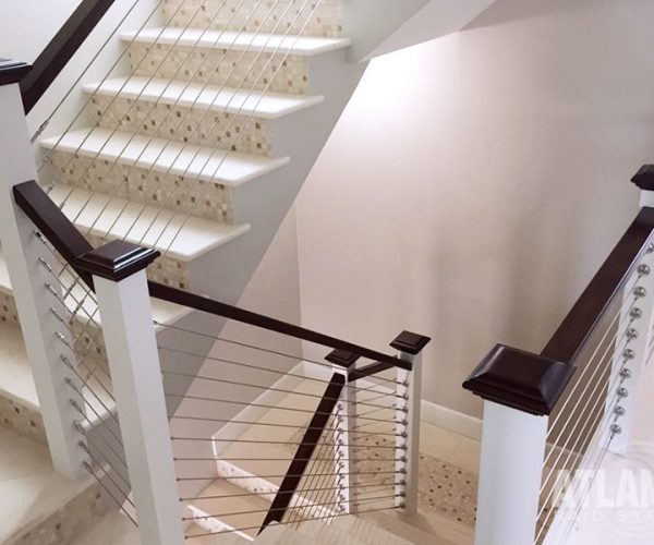 Cable-Railing-with-White-Posts-and-Dark-Handrails