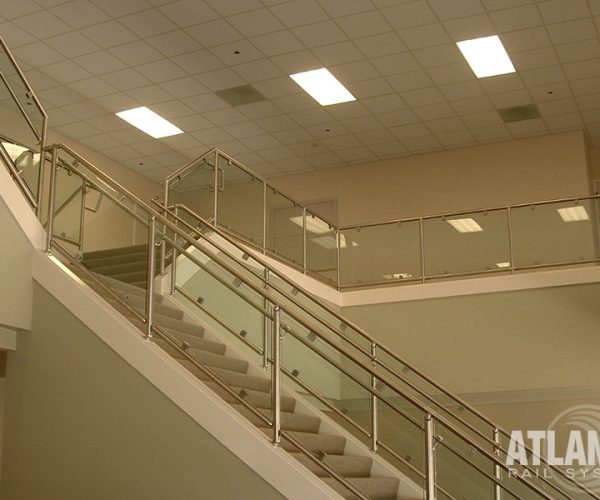 Glass-Railing-on-Steps