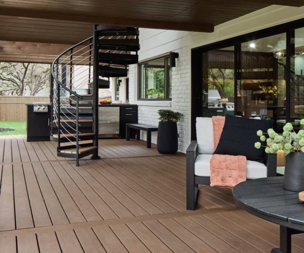 trn-lineage-hgtv-2025-san-antonio-001-ja-decking-spiral-stairs-beauty-JA010616TLS48_Large